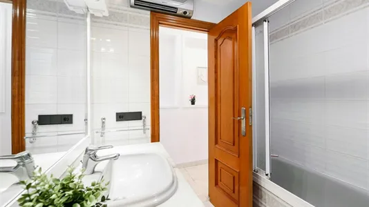 Rooms in Valencia Ciutat Vella - photo 8