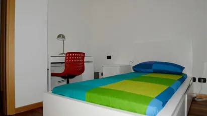 Room for rent in Milano Zona 2 - Stazione Centrale, Gorla, Turro, Greco, Crescenzago, Milan