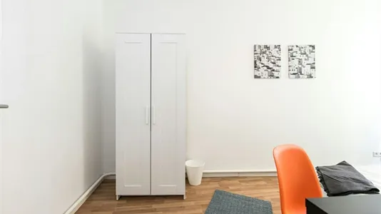 Rooms in Berlin Charlottenburg-Wilmersdorf - photo 3
