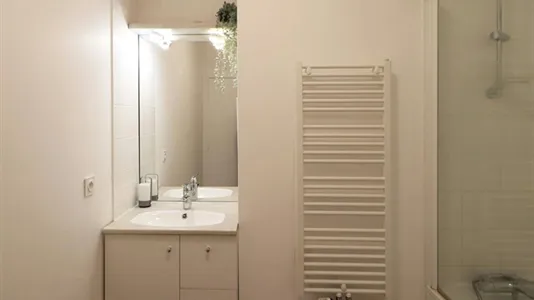 Rooms in Paris 19ème arrondissement - photo 9