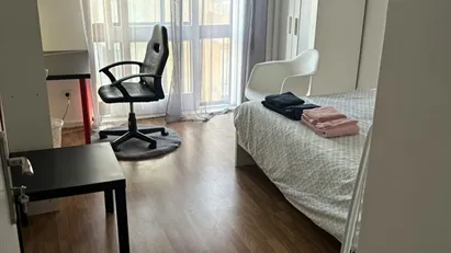 Room for rent in Porto (Distrito)