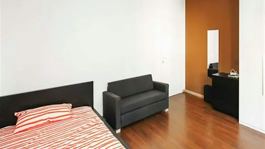 Rooms in Milano Zona 2 - Stazione Centrale, Gorla, Turro, Greco, Crescenzago - photo 2