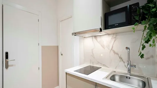 Rooms in Madrid Centro - photo 3