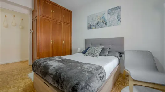 Rooms in Madrid ChamartĂn - photo 4