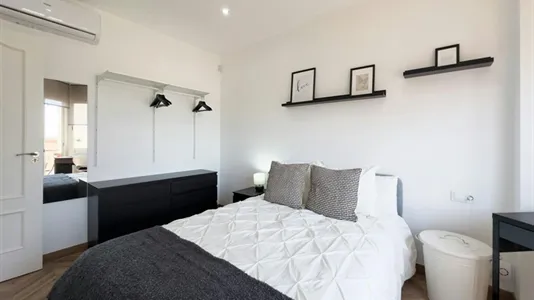 Rooms in Barcelona Eixample - photo 2