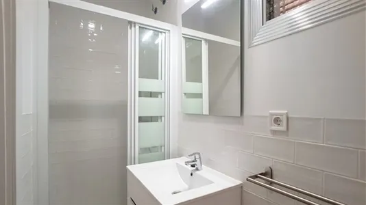 Rooms in Barcelona Eixample - photo 8