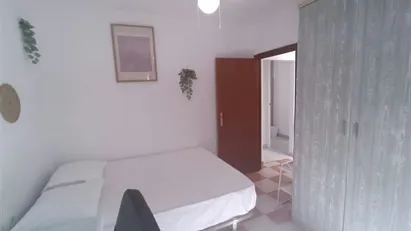 Room for rent in Hacienda de Su Eminencia, Andalucía