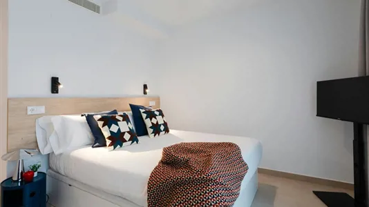 Rooms in Málaga - photo 2