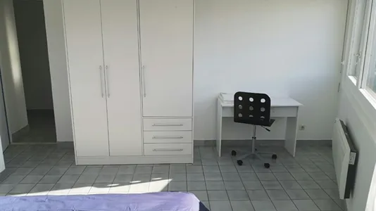 Rooms in Saint-Julien-en-Genevois - photo 2