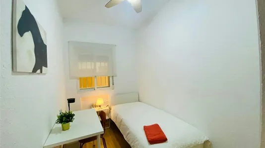 Rooms in Madrid Retiro - photo 8