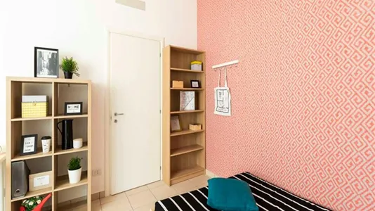 Rooms in Milano Zona 5 - Vigentino, Chiaravalle, Gratosoglio - photo 2
