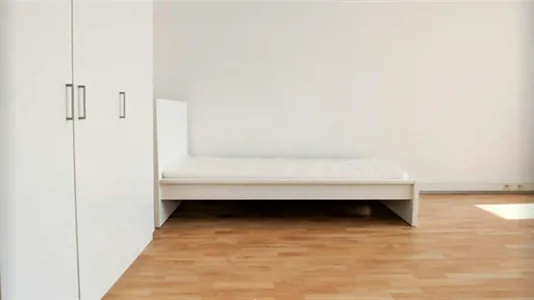 Rooms in Berlin Charlottenburg-Wilmersdorf - photo 3