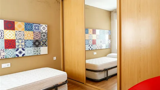 Rooms in Granada - photo 2