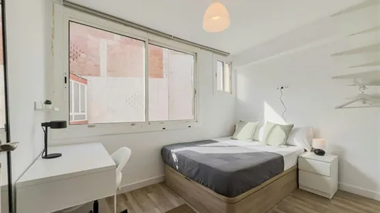 Rooms in Esplugues de Llobregat - photo 1