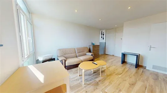 Apartments in Lyon - photo 2