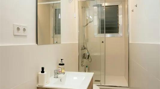 Rooms in Barcelona Eixample - photo 6