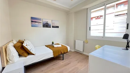 Rooms in el Camí de Vera - photo 4