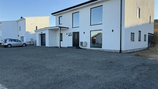 Houses in Svedala - photo 1