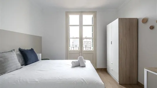 Rooms in Barcelona Eixample - photo 1