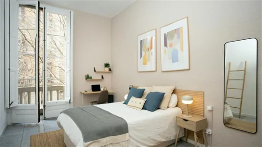 Rooms in Barcelona Eixample - photo 1