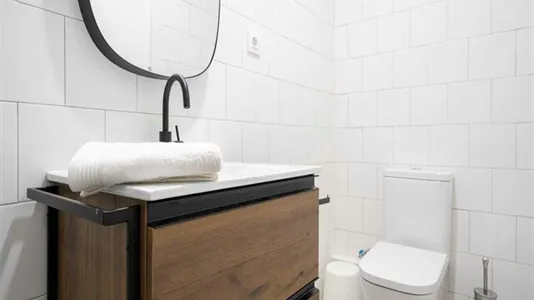 Rooms in Madrid Chamberí - photo 8