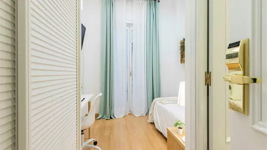 Rooms in Madrid Centro - photo 3