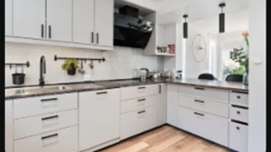 Houses in Degerfors - photo 2