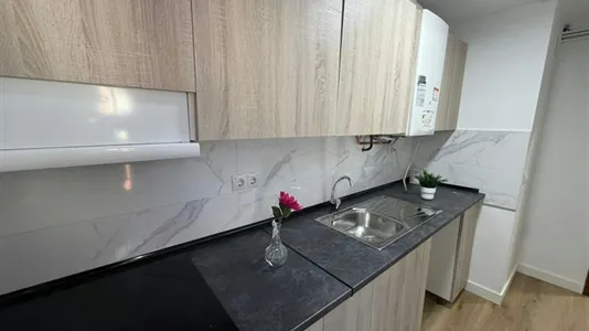 Rooms in Madrid Puente de Vallecas - photo 2