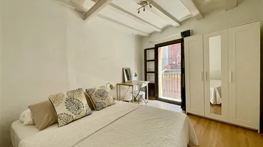 Apartments in Barcelona Ciutat Vella - photo 5