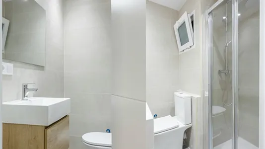 Rooms in el Camí de Vera - photo 10