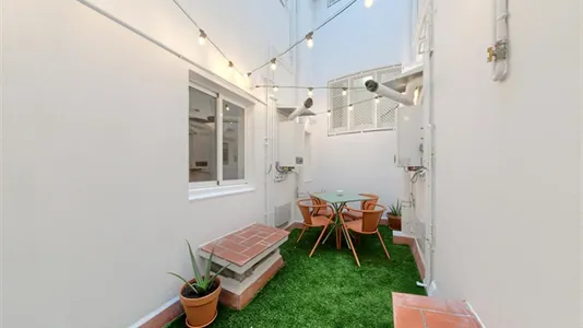 Rooms in Barcelona Eixample - photo 5