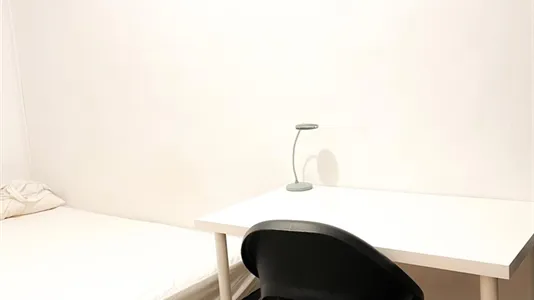 Rooms in Barcelona Ciutat Vella - photo 6