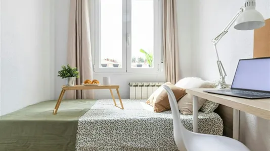 Rooms in Adaro - photo 2