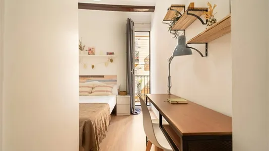 Rooms in Barcelona Ciutat Vella - photo 3