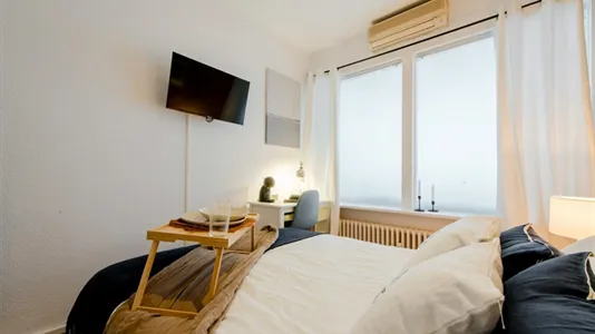 Rooms in Madrid Chamberí - photo 2