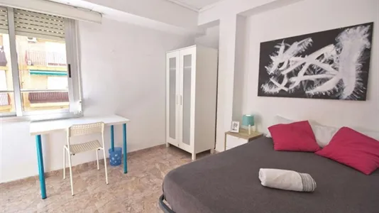 Rooms in el Camí de Vera - photo 1