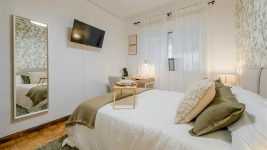 Rooms in Madrid Retiro - photo 2
