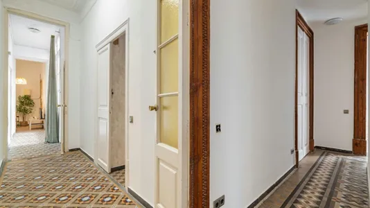 Rooms in Barcelona Ciutat Vella - photo 7