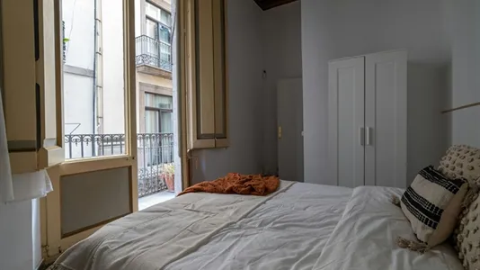 Rooms in Barcelona Ciutat Vella - photo 4
