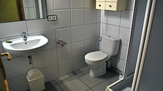 Rooms in Barcelona Ciutat Vella - photo 5