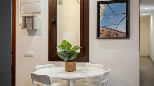 Rooms in Barcelona Ciutat Vella - photo 7