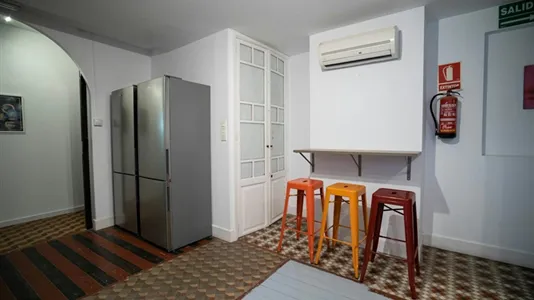 Rooms in Valencia Ciutat Vella - photo 9
