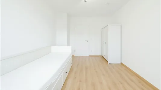 Rooms in Munich Moosach - photo 2