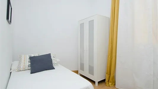 Rooms in Madrid Chamberí - photo 2
