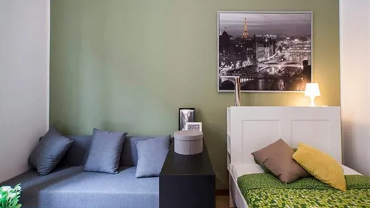 Rooms in Milano Zona 8 - Fiera, Gallaratese, Quarto Oggiaro - photo 1
