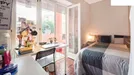 Room for rent, Lisbon (region), &lt;span class=&quot;blurred street&quot; onclick=&quot;ProcessAdRequest(7743699)&quot;&gt;&lt;span class=&quot;hint&quot;&gt;See streetname&lt;/span&gt;[xxxxxxxxxxxxx]&lt;/span&gt;