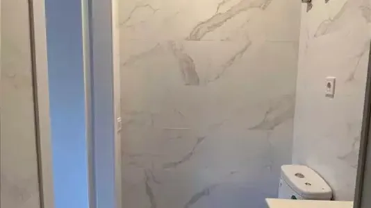 Rooms in Barcelona Eixample - photo 8