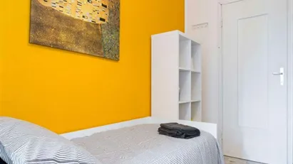 Room for rent in Milano Zona 6 - Barona, Lorenteggio, Milan