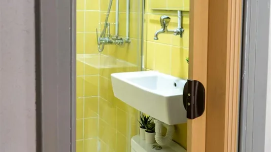 Rooms in Barcelona Ciutat Vella - photo 4