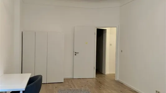 Rooms in Berlin Charlottenburg-Wilmersdorf - photo 4